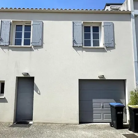 Charmante Maison Refaite A Neuf Λα Ροσέλ
